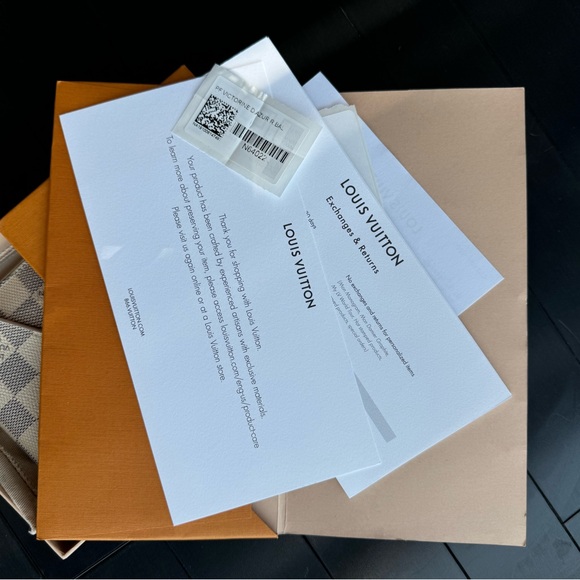 LV Victorine wallet - Picture 3 of 15